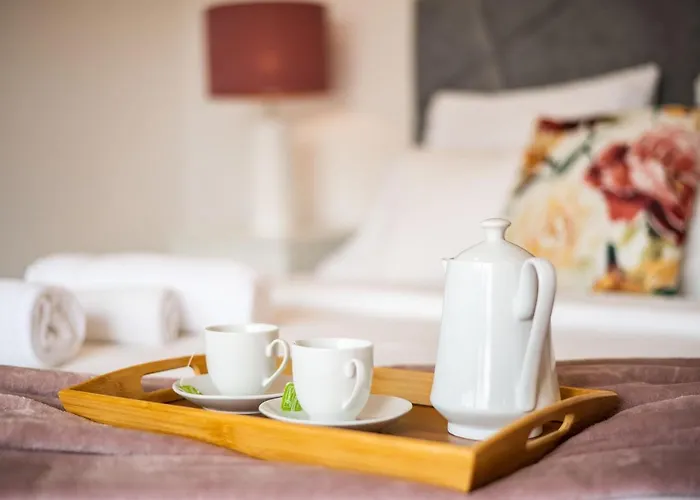 Furnas Apartment アパート *