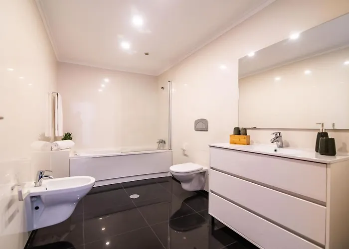 Furnas Apartment アパート *